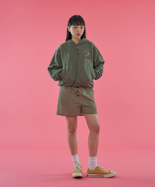 WISH FOR EVER（ウィッシュフォーエバー）の「【 4color / 3size 】SWEAT ONE POINT PATCHWORK HENRY HOODIE / ワンポイントパッチワークヘンリースウェットフーディ（パーカー・メンズ・ネイビー/レッド/ダークグリーン/グレー・MEDIUM/LARGE/SMALL）」の5枚目の写真