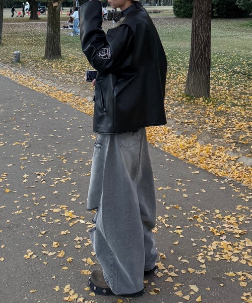 Theater code(シアターコード)の「Theater code × 6hourssleep ヴィンテージダメージワイドレッグ デニムパンツ(デニムパンツ・メンズ・グレー・M/L)」の5枚目の写真