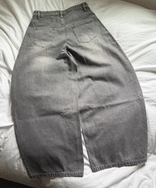Theater code(シアターコード)の「Theater code × 6hourssleep ヴィンテージダメージワイドレッグ デニムパンツ(デニムパンツ・メンズ・グレー・M/L)」の8枚目の写真