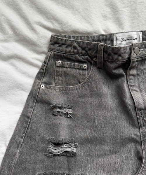 Theater code(シアターコード)の「Theater code × 6hourssleep ヴィンテージダメージワイドレッグ デニムパンツ(デニムパンツ・メンズ・グレー・M/L)」の10枚目の写真