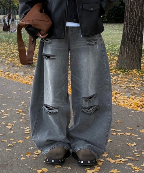 Theater code(シアターコード)の「Theater code × 6hourssleep ヴィンテージダメージワイドレッグ デニムパンツ(デニムパンツ・メンズ・グレー・M/L)」の12枚目の写真