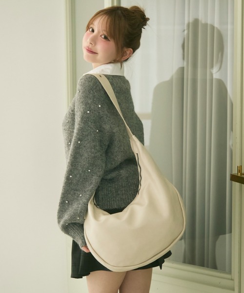 TITTY&CO.(ティティーアンドコー)の「ベルトショルダーホーボーバッグ(ショルダーバッグ・レディース・ピンク/ベージュ/アイボリー・FREE)」の14枚目の写真