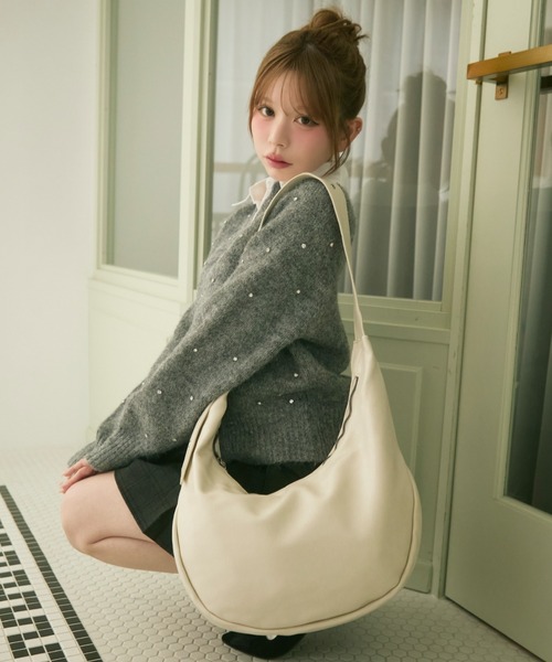 TITTY&CO.(ティティーアンドコー)の「ベルトショルダーホーボーバッグ(ショルダーバッグ・レディース・ピンク/ベージュ/アイボリー・FREE)」の11枚目の写真