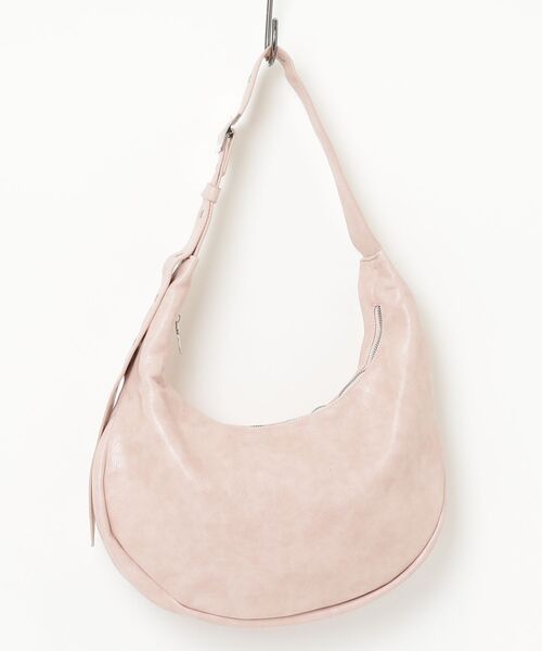 TITTY&CO.(ティティーアンドコー)の「ベルトショルダーホーボーバッグ(ショルダーバッグ・レディース・ピンク/ベージュ/アイボリー・FREE)」の9枚目の写真