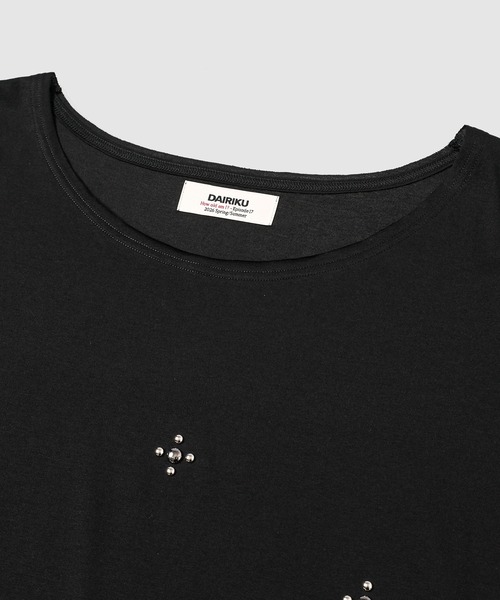 DAIRIKU(ダイリク)の「Waist Studs Wide-Neck Tee(Tシャツ/カットソー・メンズ・ブラック/ホワイト・L/M)」の4枚目の写真
