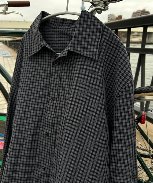 UNDERSTATEMENTs(アンダーステイトメント)の「【ユニセックス】ショート丈ベーシックシャツ(シャツ/ブラウス・メンズ・ブルー系その他/ブラック系その他/ライトブルー/ブルー/ホワイト/ホワイト系/ホワイト系その他/ネイビー系/ネイビー/ブラック系その他2/ブラック系/チャコールグレー/ブルー系その他2/ブラック/ブラウン系その他・MEDIUM/LARGE)」の17枚目の写真