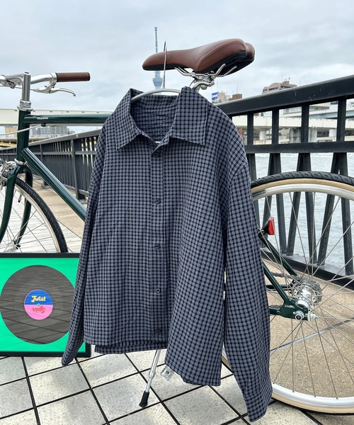 UNDERSTATEMENTs(アンダーステイトメント)の「【ユニセックス】ショート丈ベーシックシャツ(シャツ/ブラウス・メンズ・ブルー系その他/ブラック系その他/ライトブルー/ブルー/ホワイト/ホワイト系/ホワイト系その他/ネイビー系/ネイビー/ブラック系その他2/ブラック系/チャコールグレー/ブルー系その他2/ブラック/ブラウン系その他・MEDIUM/LARGE)」の18枚目の写真