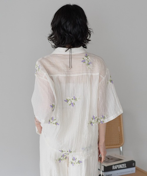 SOTT(ソット)の「花刺繍スキッパーシャツ(シャツ/ブラウス・レディース・オフホワイト/ブラック・FREE)」の11枚目の写真