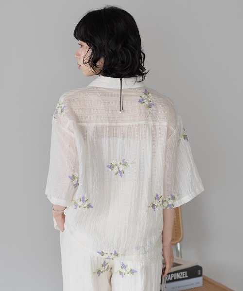 SOTT(ソット)の「花刺繍スキッパーシャツ(シャツ/ブラウス・レディース・オフホワイト/ブラック・FREE)」の12枚目の写真