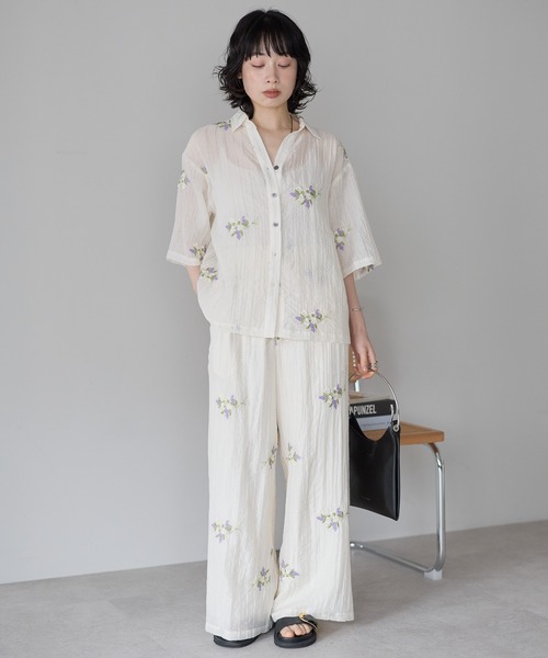 SOTT(ソット)の「花刺繍スキッパーシャツ(シャツ/ブラウス・レディース・オフホワイト/ブラック・FREE)」の13枚目の写真