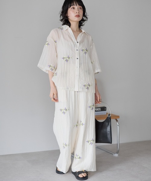 SOTT(ソット)の「花刺繍スキッパーシャツ(シャツ/ブラウス・レディース・オフホワイト/ブラック・FREE)」の14枚目の写真