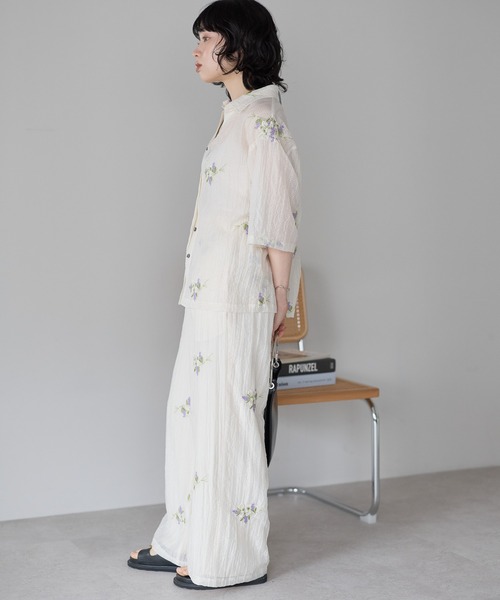 SOTT(ソット)の「花刺繍スキッパーシャツ(シャツ/ブラウス・レディース・オフホワイト/ブラック・FREE)」の16枚目の写真