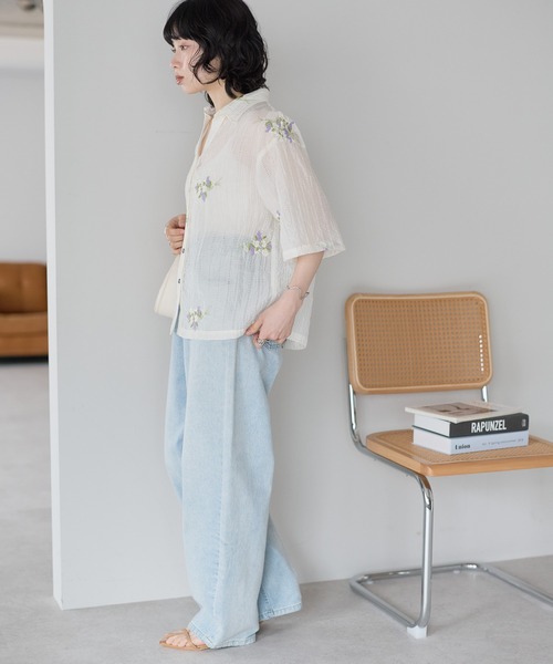 SOTT(ソット)の「花刺繍スキッパーシャツ(シャツ/ブラウス・レディース・オフホワイト/ブラック・FREE)」の21枚目の写真
