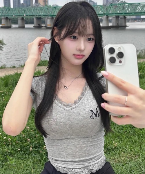 MUCENT（ムセント）の「◇MUCENT◇ブランド直輸入正規品/SUNNIOR LACE V-NECK HALF T サニアレースVネック半袖Tシャツ（Tシャツ/カットソー・レディース・アイボリー/ブラック/グレー・FREE）」の3枚目の写真