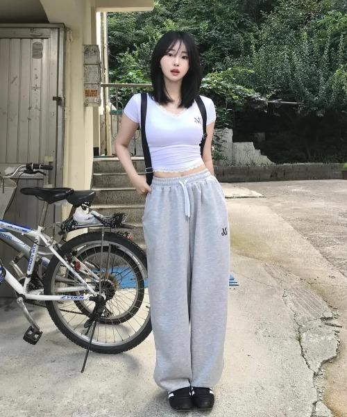 MUCENT（ムセント）の「◇MUCENT◇ブランド直輸入正規品/SUNNIOR LACE V-NECK HALF T サニアレースVネック半袖Tシャツ（Tシャツ/カットソー・レディース・アイボリー/ブラック/グレー・FREE）」の9枚目の写真