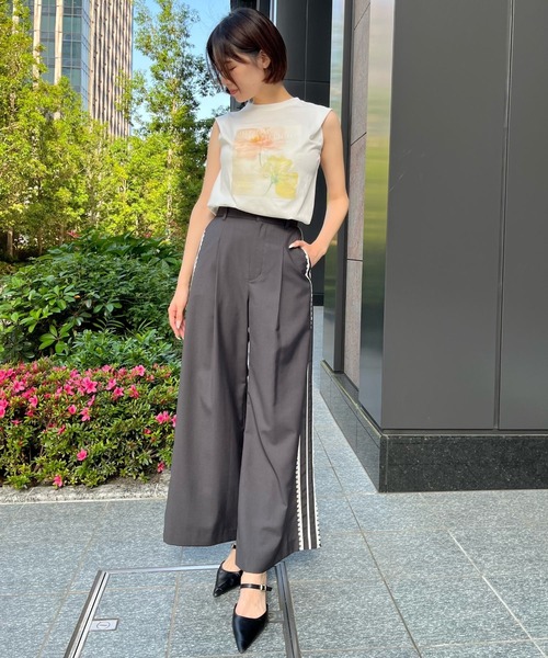 AND COUTURE(アンドクチュール)の「サイドレースラインパンツ(その他パンツ・レディース・チャコールグレー/ブラック・MEDIUM/SMALL)」の1枚目の写真