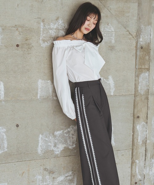 AND COUTURE(アンドクチュール)の「サイドレースラインパンツ(その他パンツ・レディース・チャコールグレー/ブラック・MEDIUM/SMALL)」の14枚目の写真
