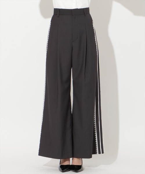 AND COUTURE(アンドクチュール)の「サイドレースラインパンツ(その他パンツ・レディース・チャコールグレー/ブラック・MEDIUM/SMALL)」の19枚目の写真