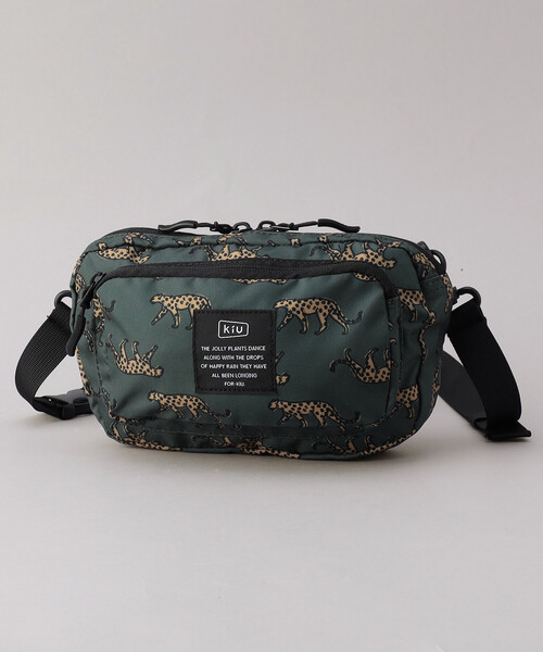 KiU(キウ)の「KiU/キウ 300D FP MINI SHOULDER BAG フロントポケットミニショルダーバッグ【K156】(ショルダーバッグ・メンズ・その他15/ナチュラル/ブラック/レオパード/カモフラージュ・ONE SIZE)」の4枚目の写真