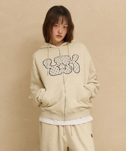 WaiKei（ワイケイ）の「セットアップ着用可能【UNISEX】Wai Kei／アップリケドットジップ（パーカー・レディース・ベージュ/ブラック・LARGE/MEDIUM）」の7枚目の写真