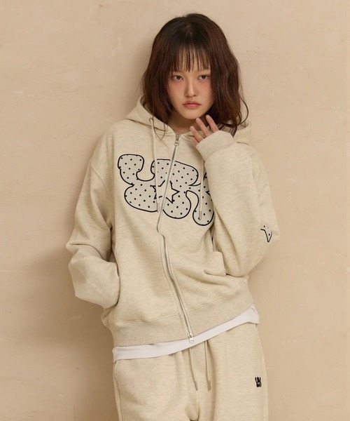 WaiKei（ワイケイ）の「セットアップ着用可能【UNISEX】Wai Kei／アップリケドットジップ（パーカー・レディース・ベージュ/ブラック・LARGE/MEDIUM）」の8枚目の写真