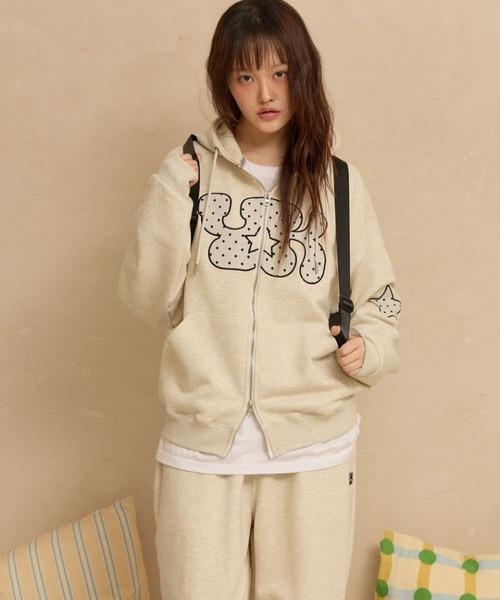 WaiKei（ワイケイ）の「セットアップ着用可能【UNISEX】Wai Kei／アップリケドットジップ（パーカー・レディース・ベージュ/ブラック・LARGE/MEDIUM）」の9枚目の写真