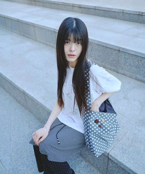 MIHEV(ミヘブ)の「ミユラブリー チャーム オーバーサイズ 半袖Tシャツ ホワイト(Tシャツ/カットソー・レディース・その他・FREE)」の4枚目の写真