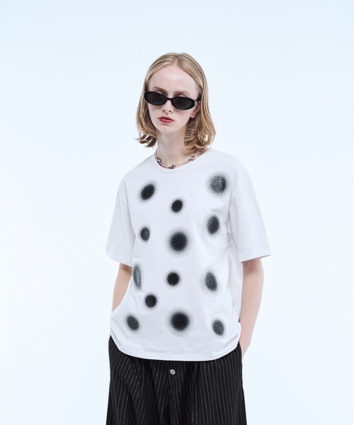 seyto(セイト)の「Gradation lame dot print graphic tee / グラデーションラメドットプリントグラフィックTシャツ(Tシャツ/カットソー・メンズ・ホワイト/ブラック/レッド・1/3/2)」の6枚目の写真