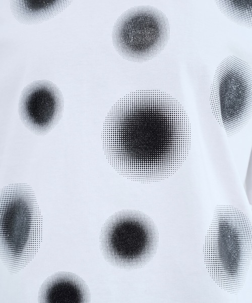 seyto(セイト)の「Gradation lame dot print graphic tee / グラデーションラメドットプリントグラフィックTシャツ(Tシャツ/カットソー・メンズ・ホワイト/ブラック/レッド・1/3/2)」の17枚目の写真