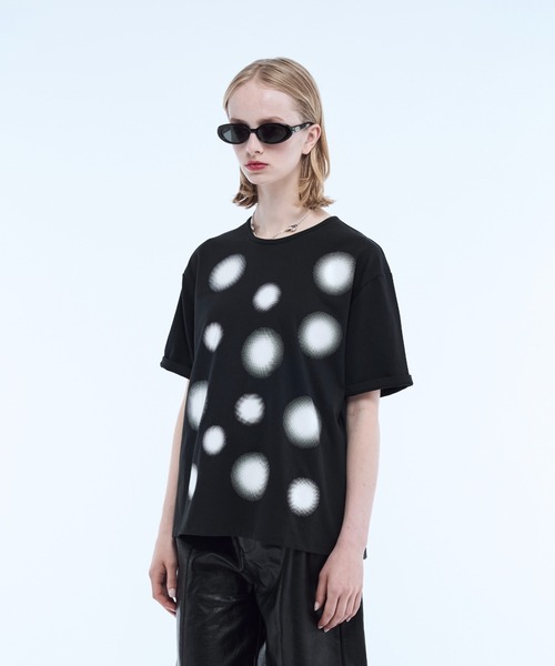 seyto(セイト)の「Gradation lame dot print graphic tee / グラデーションラメドットプリントグラフィックTシャツ(Tシャツ/カットソー・メンズ・ホワイト/ブラック/レッド・1/3/2)」の19枚目の写真