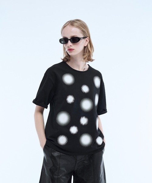 seyto(セイト)の「Gradation lame dot print graphic tee / グラデーションラメドットプリントグラフィックTシャツ(Tシャツ/カットソー・メンズ・ホワイト/ブラック/レッド・1/3/2)」の20枚目の写真