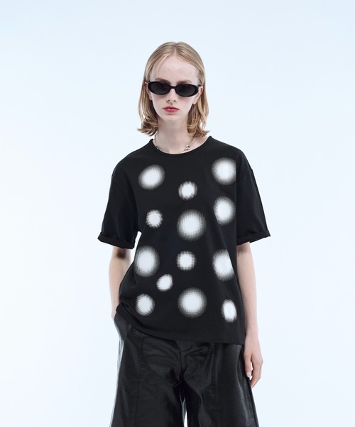 seyto(セイト)の「Gradation lame dot print graphic tee / グラデーションラメドットプリントグラフィックTシャツ(Tシャツ/カットソー・メンズ・ホワイト/ブラック/レッド・1/3/2)」の21枚目の写真