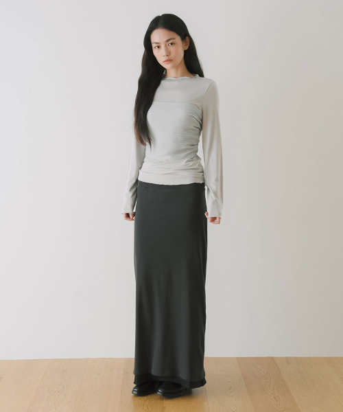 YEARNING（イヤニング）の「DOUBLE LAYERED SHIRRING MAXI SKIRT, CHARCOAL（スカート・レディース・その他・FREE）」の5枚目の写真
