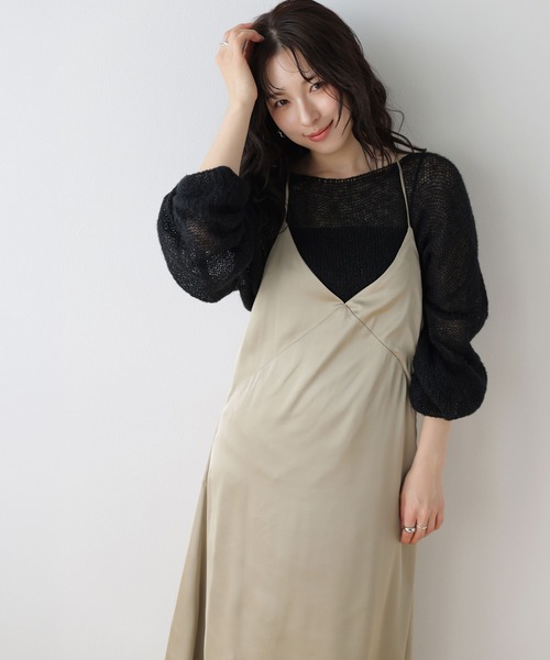 AMELY(エミリー)の「サテンライクキャミソールワンピース(ワンピース・レディース・ベージュ/ブラック/ブルー・フリー)」の16枚目の写真