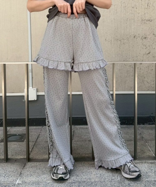 Candy Stripper(キャンディストリッパー)の「FLOWER WAFFLE LAYERED パンツ(その他パンツ・レディース・アイボリー/グレー/オフホワイト・FREE)」の1枚目の写真