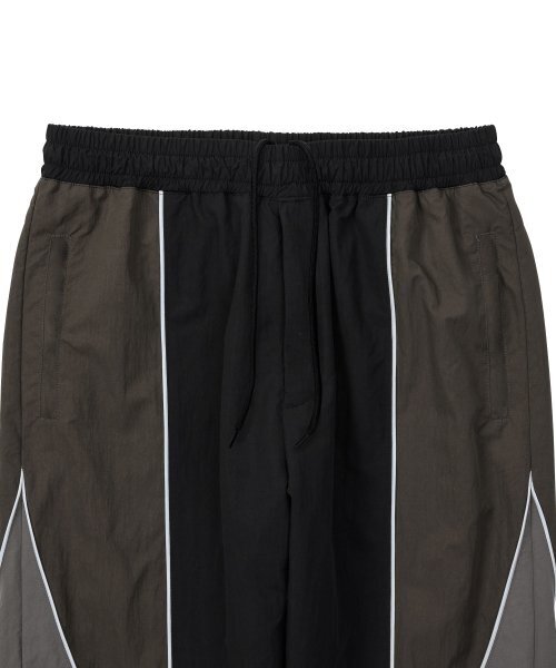 AJOBYAJO（アジョバイアジョ）の「Multi Color Nylon Athletic Pants [CHARCOAL]（スウェットパンツ・レディース・その他・MEDIUM）」の5枚目の写真