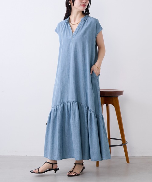 MICA&DEAL(マイカ&ディール)の「スキッパーデニムワンピース(ワンピース・レディース・ライトブルー・FREE)」の1枚目の写真