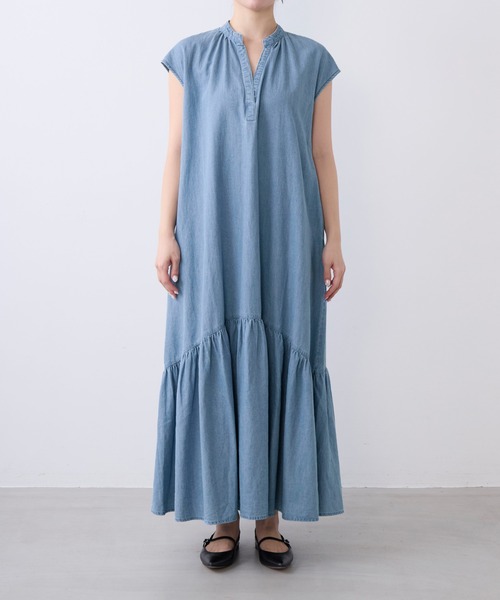 MICA&DEAL(マイカ&ディール)の「スキッパーデニムワンピース(ワンピース・レディース・ライトブルー・FREE)」の9枚目の写真