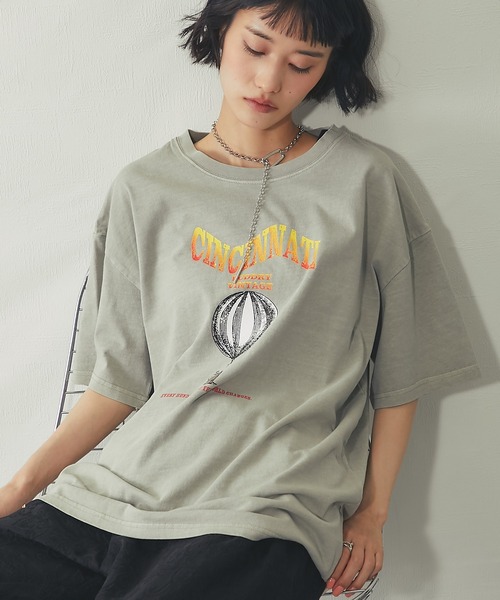 ANOTHER S(アナザーエス)の「ヴィンテージプリントオーバーサイズロンT(Tシャツ/カットソー・レディース・チャコールグレー/オレンジ/グレイッシュベージュ・M)」の20枚目の写真