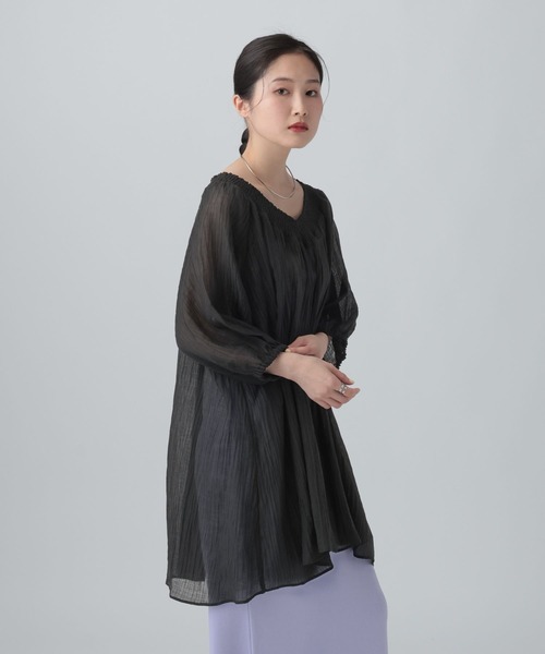 LEPSIM(レプシィム)の「ネックギャザーVチュニックSS 668078(シャツ/ブラウス・レディース・オフホワイト/チェリーレッド/ブラウン/ブラック・FREE)」の21枚目の写真