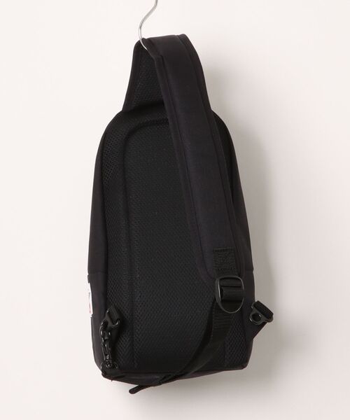 Manhattan Portage（マンハッタンポーテージ）の「Little Italy Crossbody Bag / TOY STORY（ボディバッグ/ウエストポーチ・レディース・ブラック・X-SMALL）」の16枚目の写真