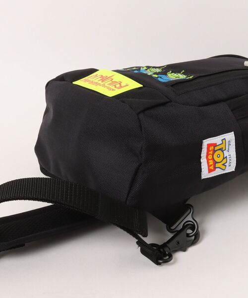 Manhattan Portage（マンハッタンポーテージ）の「Little Italy Crossbody Bag / TOY STORY（ボディバッグ/ウエストポーチ・レディース・ブラック・X-SMALL）」の17枚目の写真