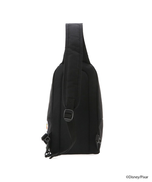 Manhattan Portage（マンハッタンポーテージ）の「Little Italy Crossbody Bag / TOY STORY（ボディバッグ/ウエストポーチ・レディース・ブラック・X-SMALL）」の4枚目の写真