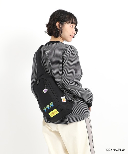 Manhattan Portage（マンハッタンポーテージ）の「Little Italy Crossbody Bag / TOY STORY（ボディバッグ/ウエストポーチ・レディース・ブラック・X-SMALL）」の12枚目の写真