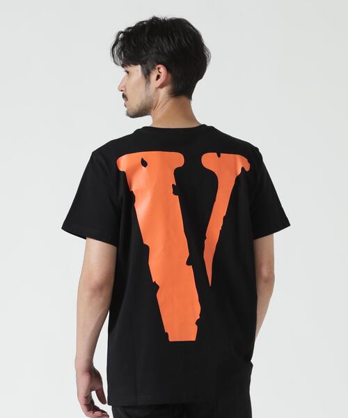 VLONE(ヴィーロン)の「VLONE/ヴィーロン/CLASSIC LOGO-FRIENDS TEE(Tシャツ/カットソー・メンズ・ブラック・L/XL/M)」の1枚目の写真