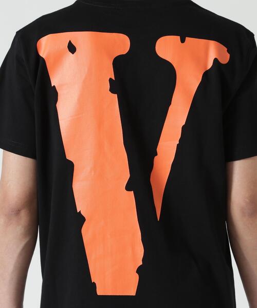 VLONE(ヴィーロン)の「VLONE/ヴィーロン/CLASSIC LOGO-FRIENDS TEE(Tシャツ/カットソー・メンズ・ブラック・L/XL/M)」の7枚目の写真