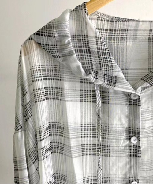 yuue' ( wear )(ユーイ)の「オーバーサイズチェック柄シアーシャツパーカー/冷房対策(パーカー・レディース・ブラック/ホワイト・FREE)」の12枚目の写真