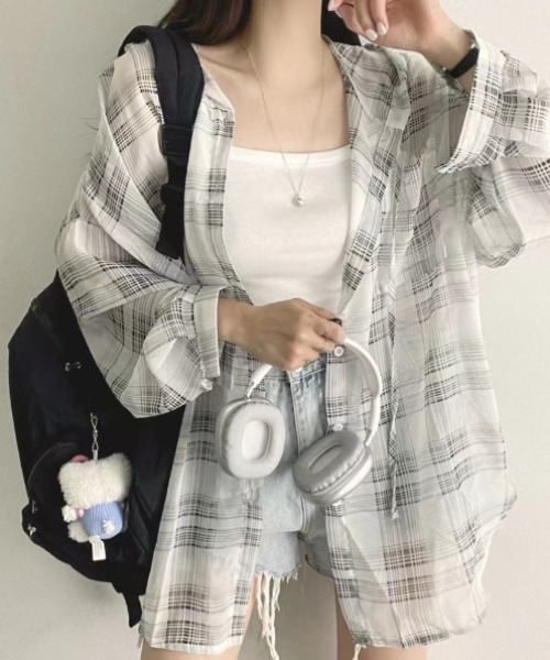 yuue' ( wear )(ユーイ)の「オーバーサイズチェック柄シアーシャツパーカー/冷房対策(パーカー・レディース・ブラック/ホワイト・FREE)」の13枚目の写真