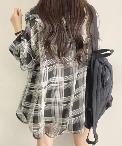 yuue' ( wear )(ユーイ)の「オーバーサイズチェック柄シアーシャツパーカー/冷房対策(パーカー・レディース・ブラック/ホワイト・FREE)」の7枚目の写真