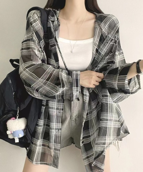 yuue' ( wear )(ユーイ)の「オーバーサイズチェック柄シアーシャツパーカー/冷房対策(パーカー・レディース・ブラック/ホワイト・FREE)」の6枚目の写真
